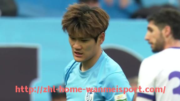 完美体育官方网站-德甲某队进球不击掌事件回顾:球队文化还是内部问题?