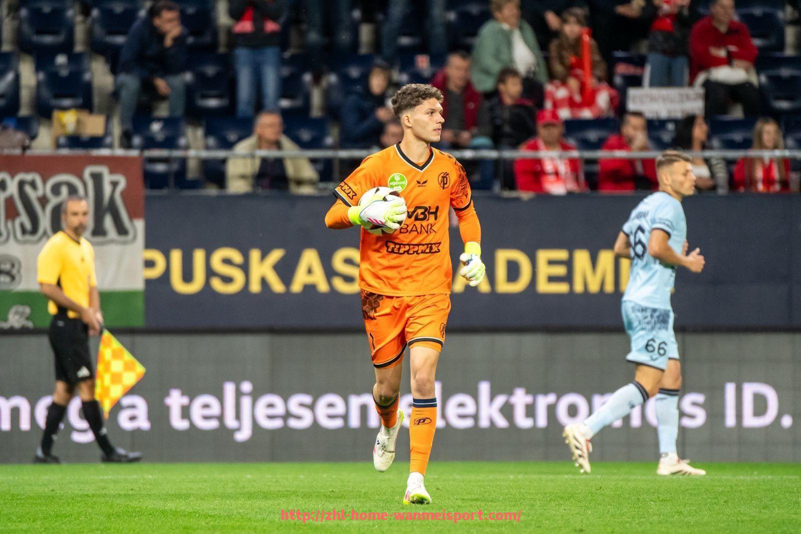 完美体育官方网站-银河战舰与梦二余晖的激烈碰撞 解析2007西甲巅峰对决的战术与传奇