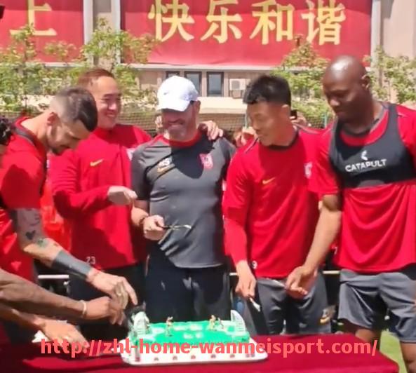 完美体育官方网站-英超联赛对球员数量的限制政策与执行效果